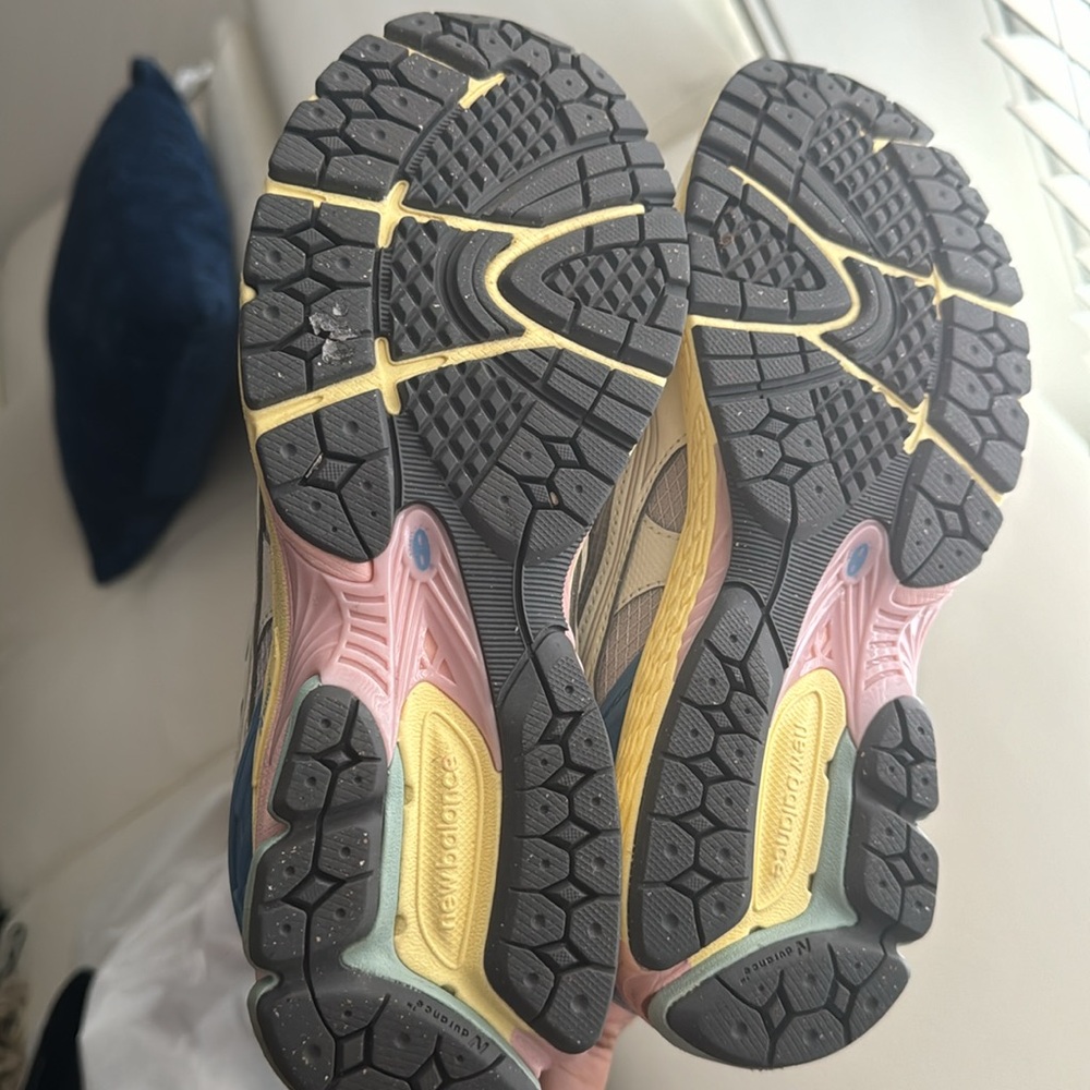 New Balance 1906R Sneakers - Picture 3 of 4